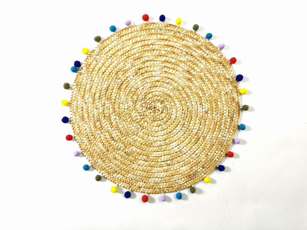 HAND MADE STRAW PM WITH POM-POM